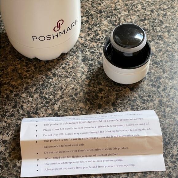 NEW Poshmark Branded Insulated Water Bottle - Picture 4 of 5